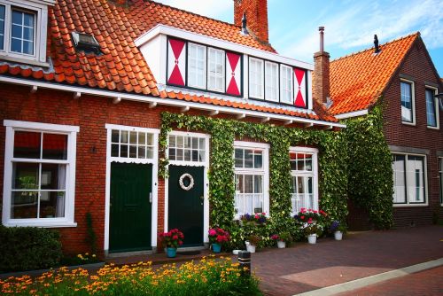 Huizenprijzen april 2026: stijging vlakt af en prijzen blijven vlak